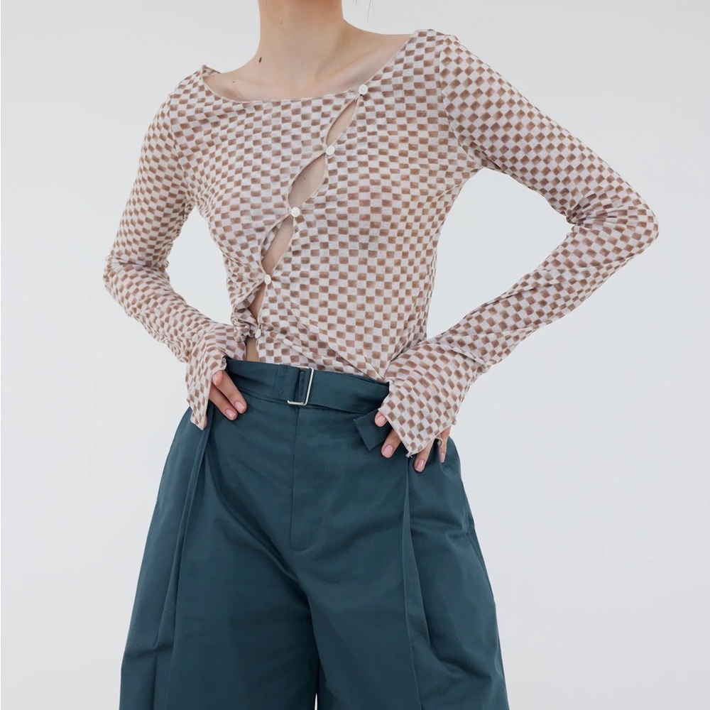 SourceUnknown Diagonal Button Up